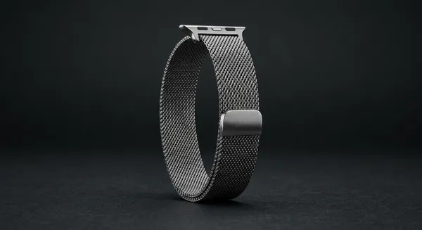Cinturino in metallo a maglia milanese per Apple Watch
